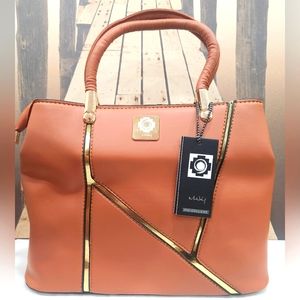 Brand New Leather Luxury Hand/ Shoulder Bag.